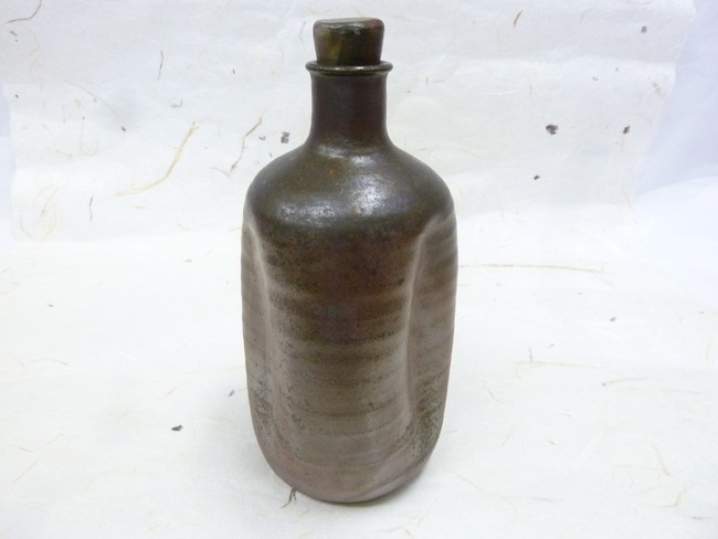 備前焼　ボトル(陶製蓋)