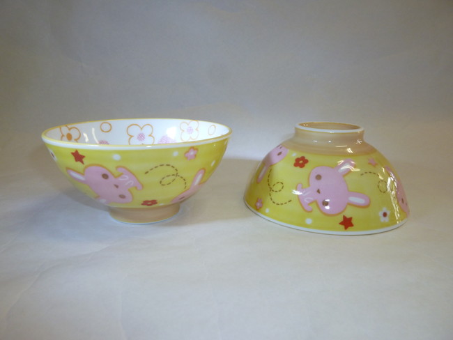 美濃焼　クリームウサギ茶碗