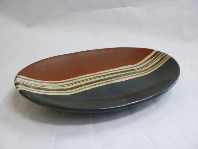 美濃焼　黒朱サビハケ楕円フルーツ皿