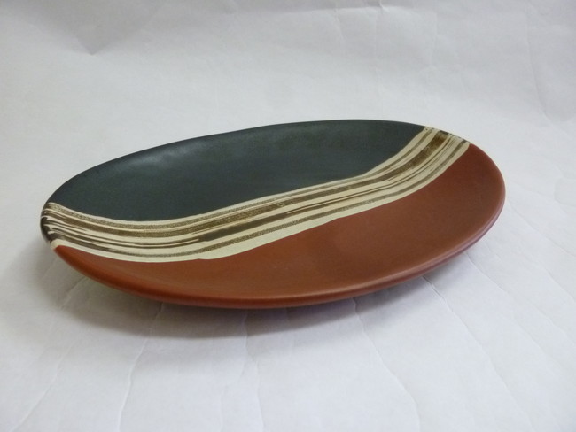 美濃焼　黒朱サビハケ楕円フルーツ皿