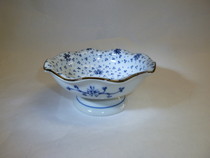 美濃焼　花ちらし　高台デザート皿