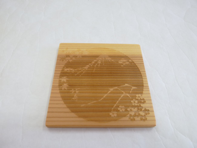 雑貨　杉コースター　桜・紅葉