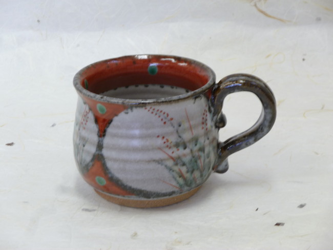 京焼　赫三郎窯　赤絵丸窓秋草紋　多用カップ